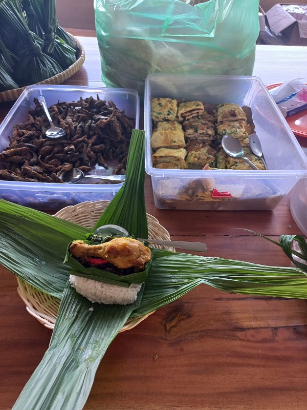 sarapan nasi yangku khas purwokerto PAKAI